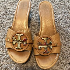 tory burch brown wedges